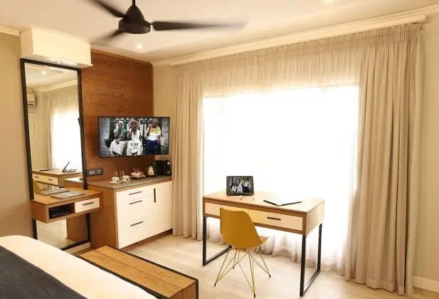 Suite 1