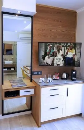 Suite 1
