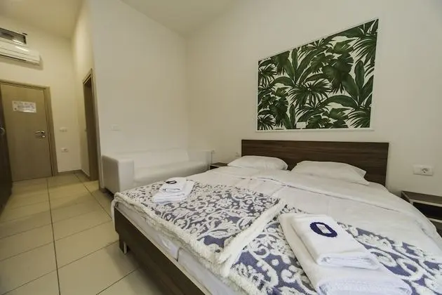 Tek Büyük Yataklı Oda (Cliff View)