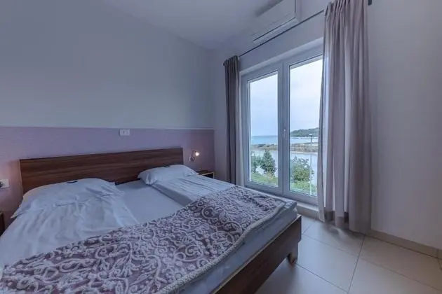 Tek Büyük Yataklı Oda (Sea View)