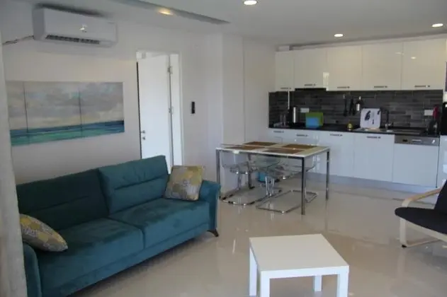 Apartment, Havuz Manzaralı, Balkon veya Teraslı