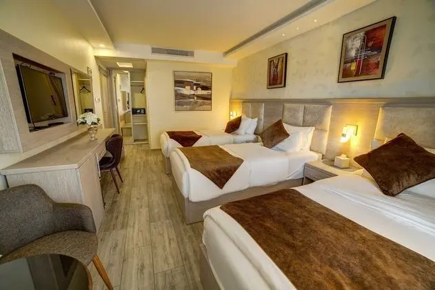 Deluxe Üç Kişilik Oda