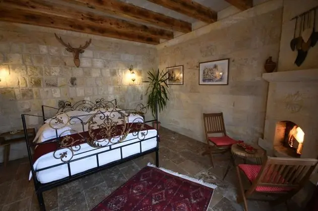 Jakuzili ve Şömineli Suite Oda, Bahçe Manzaralı, Şömineli ve Jakuzili