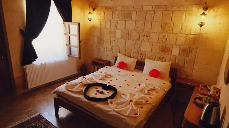Taş Oda, Bahçe Manzaralı