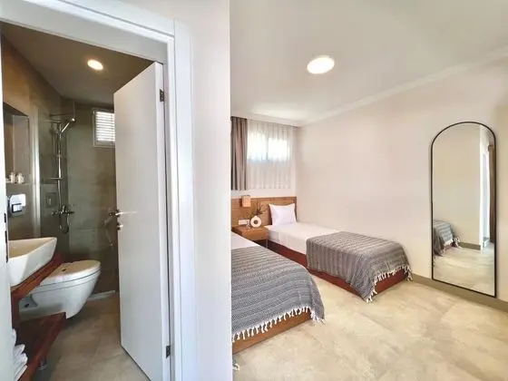 Teraslı Standart Oda, Bahçe Manzaralı