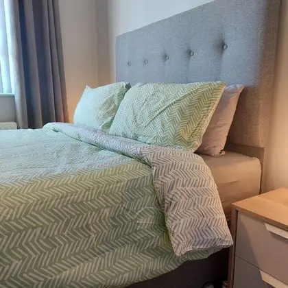 Tek Büyük Yataklı Oda, Ortak Banyo
