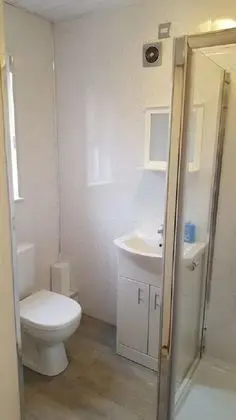 Tek Büyük Yataklı Oda, Ortak Banyo