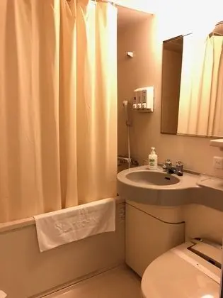 İki Ayrı Yataklı Oda, Sigara İçilebilir