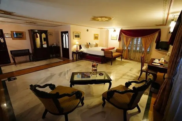 Luxury Oda
