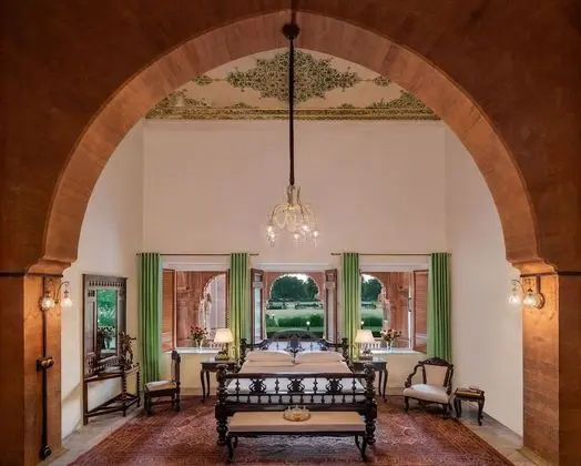 Luxury Oda