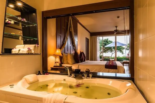 Premium Ocean Room  Pool Access
