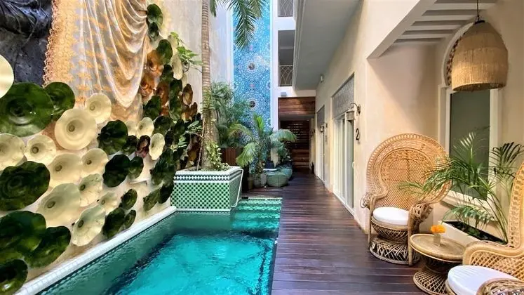 Garden Pool View King
