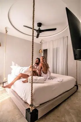 Hanging Bed with Double Balcony
