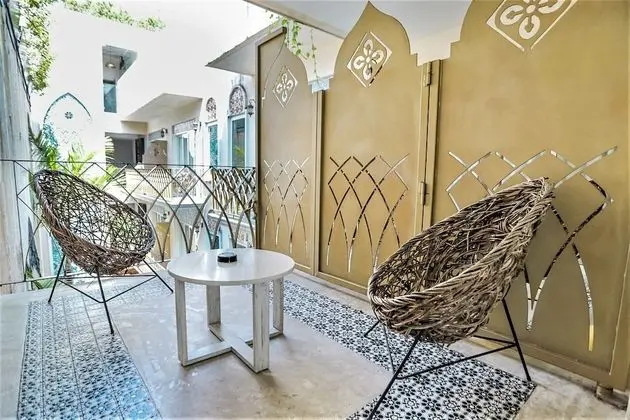 Hanging Bed with Double Balcony