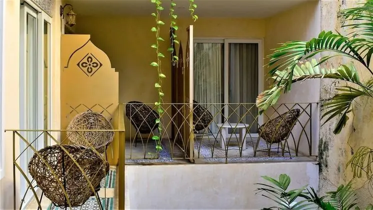 Hanging Bed with Double Balcony