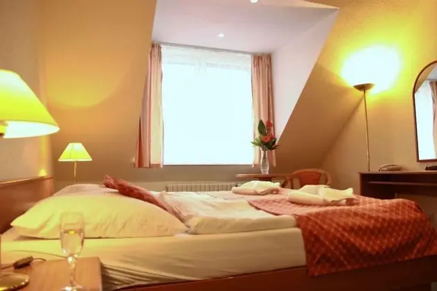 Tek Büyük veya İki Ayrı Yataklı Oda