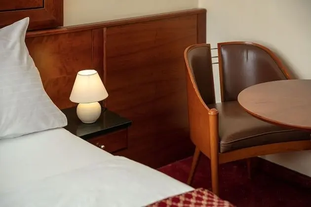 Comfort Tek Büyük Yataklı Oda