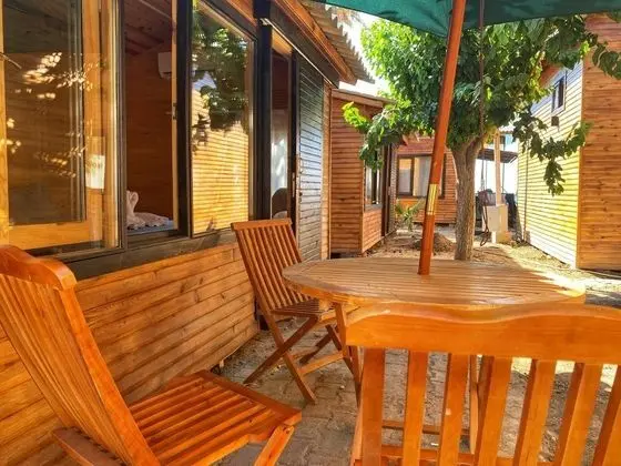 Bungalow, Bahçe Manzaralı, Bahçe Katı