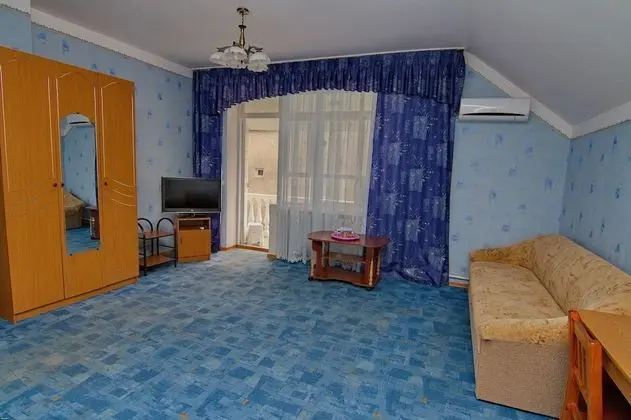 Standard Dört Kişilik Oda, Avlu Manzaralı