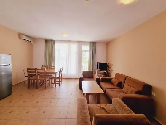 Standard Apart Daire, 2 Yatak Odası, Küçük Mutfak, Havuz Kenarı
