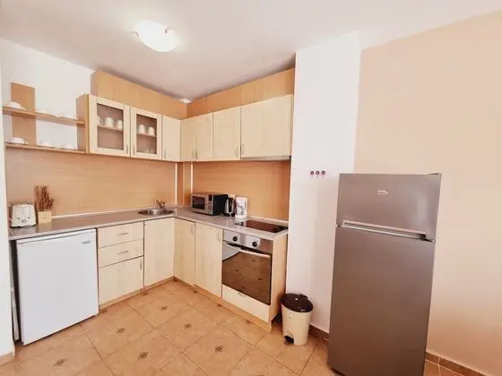 Standard Apart Daire, 2 Yatak Odası, Küçük Mutfak, Havuz Kenarı