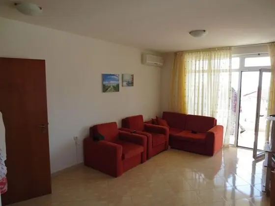 Standard Apart Daire, 2 Yatak Odası, Küçük Mutfak, Havuz Kenarı