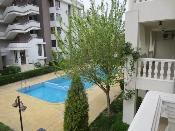 Standard Apart Daire, 2 Yatak Odası, Küçük Mutfak, Havuz Kenarı