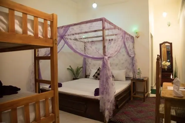 Family Oda, Birden Çok Yatak, Sigara İçilmez, Bahçe Manzaralı