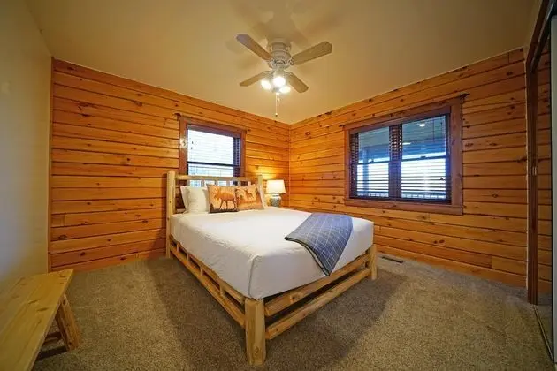Kulübe (Lazy Bear Lodge • Mountain Views A+)
