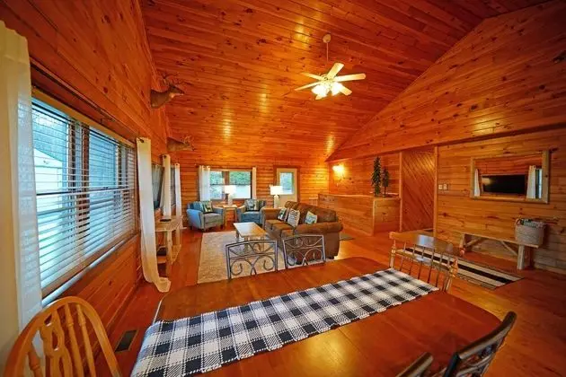 Kulübe (Lazy Bear Lodge • Mountain Views A+)