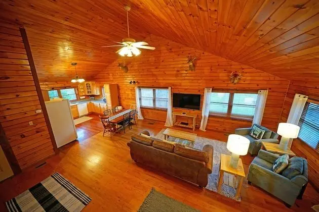 Kulübe (Lazy Bear Lodge • Mountain Views A+)