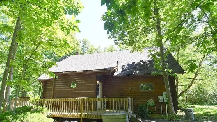Ev, Birden Çok Yatak (Lazy Bear Retreat)