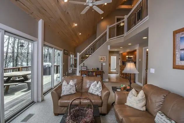 Ev, Birden Çok Yatak, Sıcak Su Havuzu