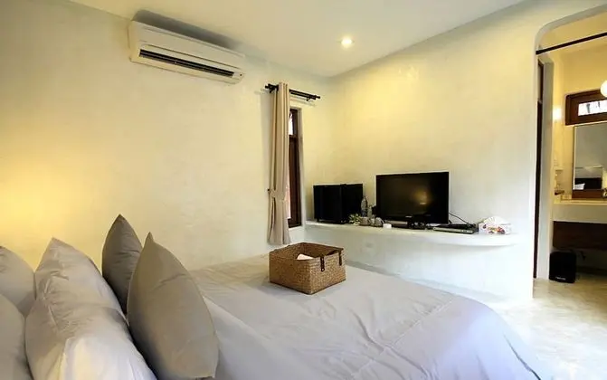 Bungalov, Havuz Manzaralı