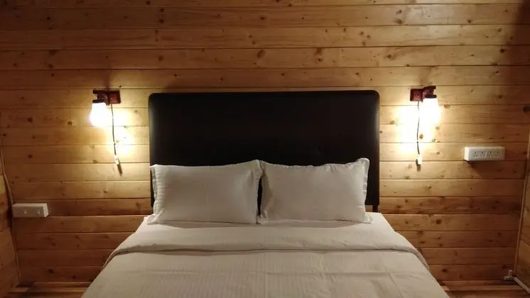 Basic Kır Evi, 1 Çift Kişilik Yatak, Havuz Manzaralı