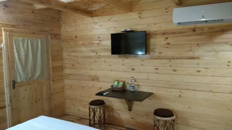Basic Kır Evi, 1 Çift Kişilik Yatak, Havuz Manzaralı