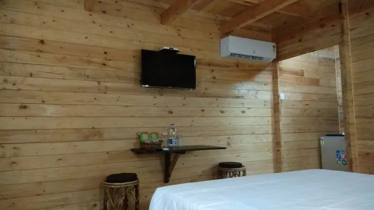Basic Kır Evi, 1 Çift Kişilik Yatak, Havuz Manzaralı