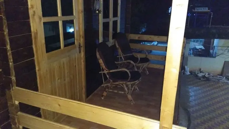 Basic Kır Evi, 1 Çift Kişilik Yatak, Havuz Manzaralı