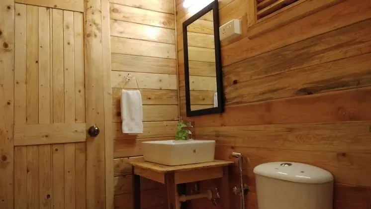 Basic Kır Evi, 1 Çift Kişilik Yatak, Havuz Manzaralı