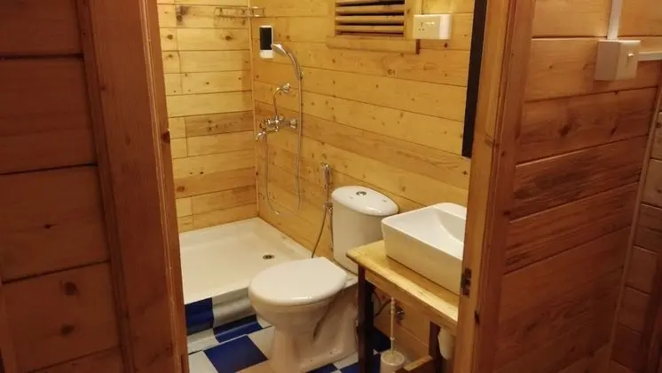 Basic Kır Evi, 1 Çift Kişilik Yatak, Havuz Manzaralı