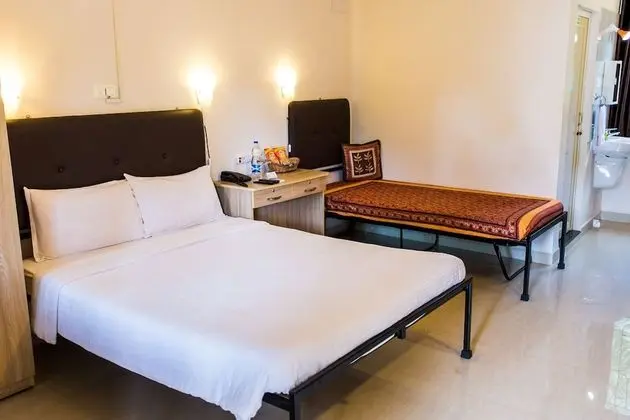 Deluxe Tek Büyük Yataklı Oda, 1 Çift Kişilik Yatak, Bahçe Manzaralı, Bahçeli