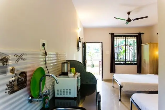 Deluxe Tek Büyük Yataklı Oda, 1 Çift Kişilik Yatak, Bahçe Manzaralı, Bahçeli