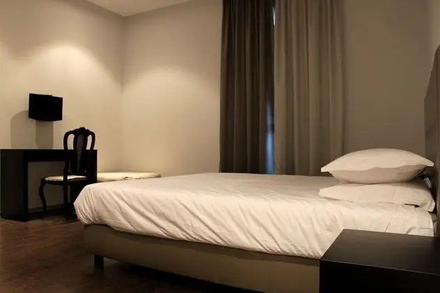 Büyük Yataklı Tek Kişilik Oda