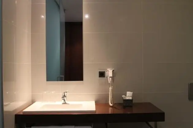 Büyük Yataklı Tek Kişilik Oda
