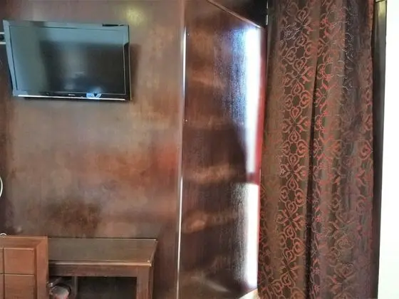 Büyük Yataklı Tek Kişilik Oda
