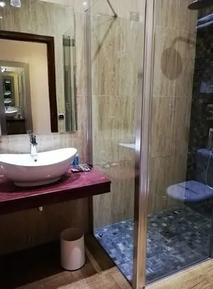 Büyük Yataklı Tek Kişilik Oda