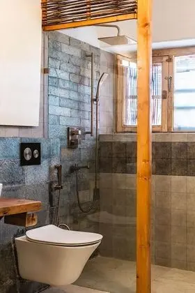 Family Tek Büyük veya İki Ayrı Yataklı Oda