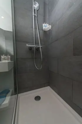 Standard Büyük Yataklı Tek Kişilik Oda