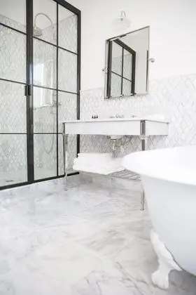 Tek Büyük Yataklı Oda, Üzüm Asması Manzaralı (Chambre n°3)
