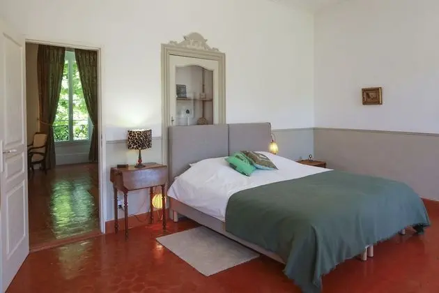 Superior Tek Büyük Yataklı Oda, Banyolu/Duşlu, Bahçe Manzaralı (Amaryllis)